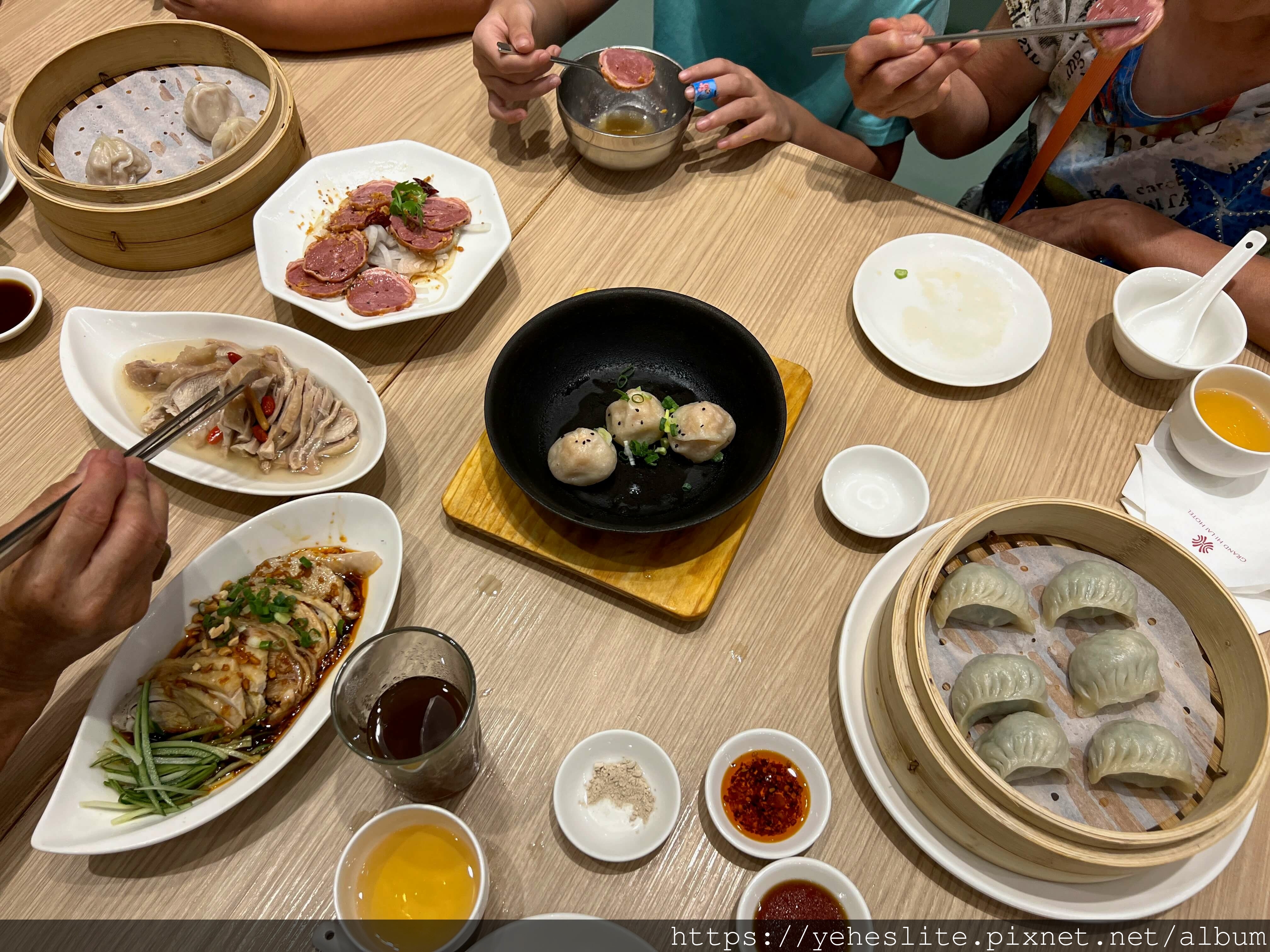 「高雄中式餐廳」漢來上海湯包，最推它的湯包煎包和蛋炒飯｜有點像是鼎泰豐｜用小平板點餐｜高雄夢時代美食 | 拿鐵的生活日記 | 生活綜合分享 | 痞客邦 | PIXNET