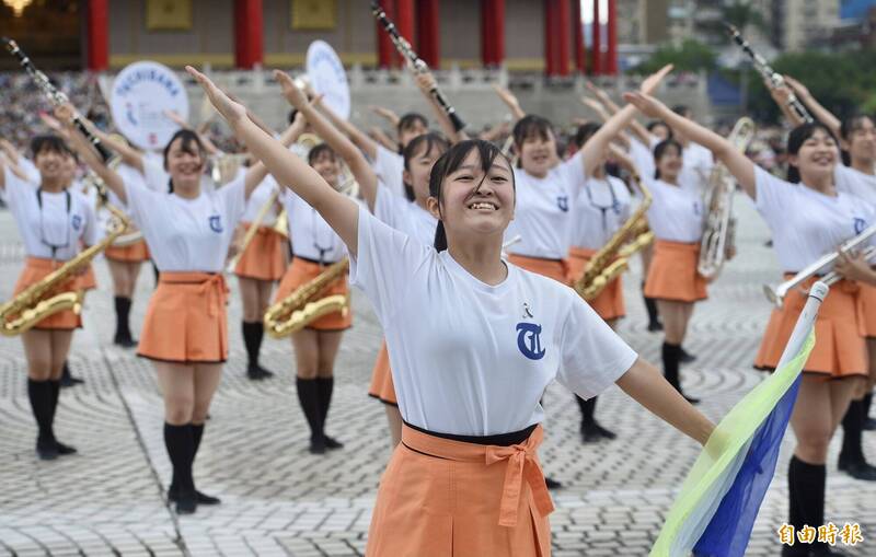 更新》接招！「橘色惡魔」再度襲台為北一女慶生 - 自由娛樂